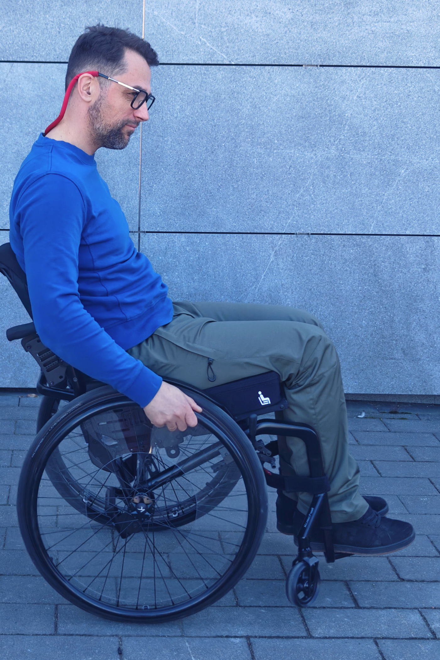 Kargo 2.0: Augsti funkcionālas bikses ratiņkrēsla lietotājiem