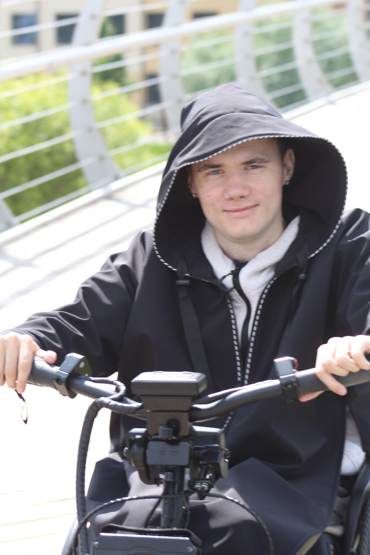 Ratiņkrēslam piemērots elpojošs lietusmētelis