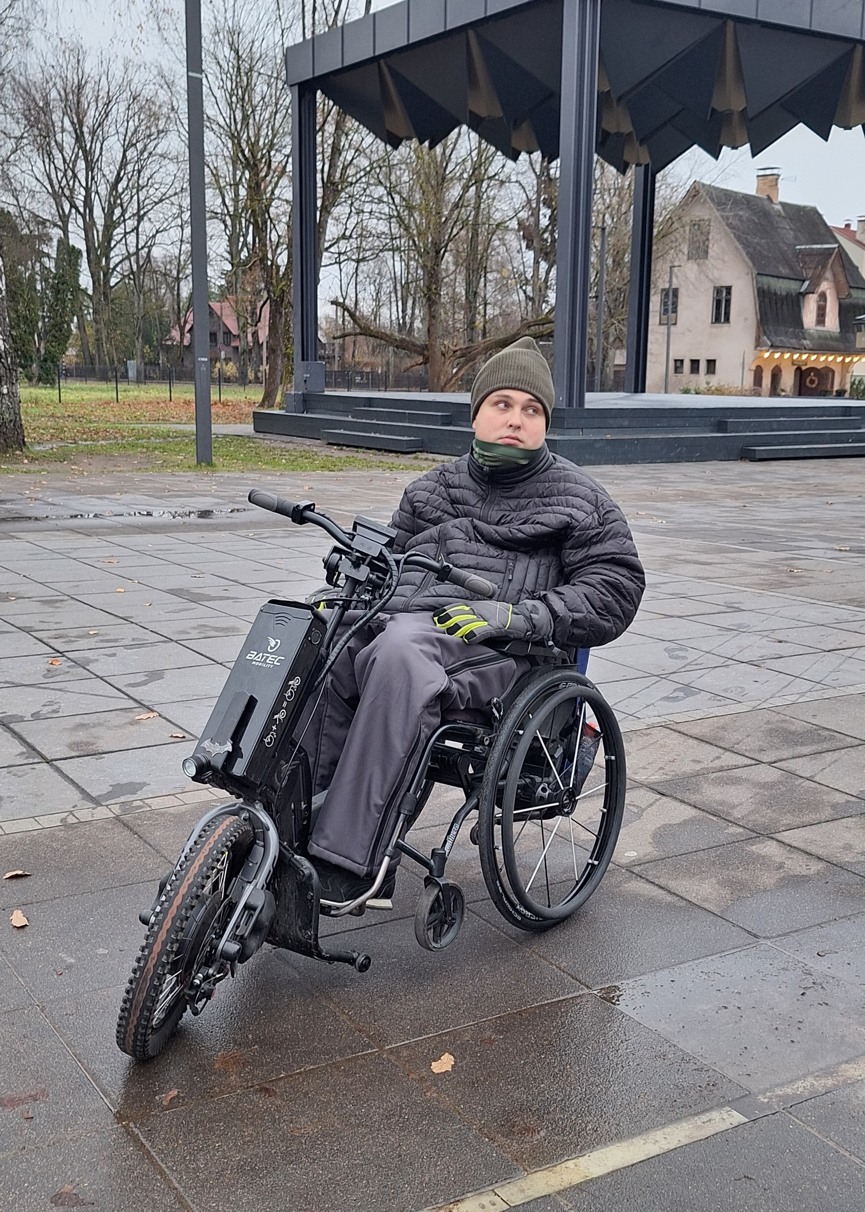 Silts divdaļīgs kombinezons ratiņkrēsla lietotājiem Vilber’s ThermoShell